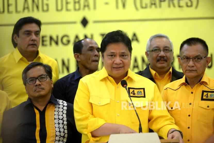 Survei LKPI: Elektabilitas Airlangga Naik, Rivalnya Berpotensi Usung Politik Identitas Survei LKPI: Elektabilitas Airlangga Naik, Rivalnya Berpotensi Usung Politik Identitas