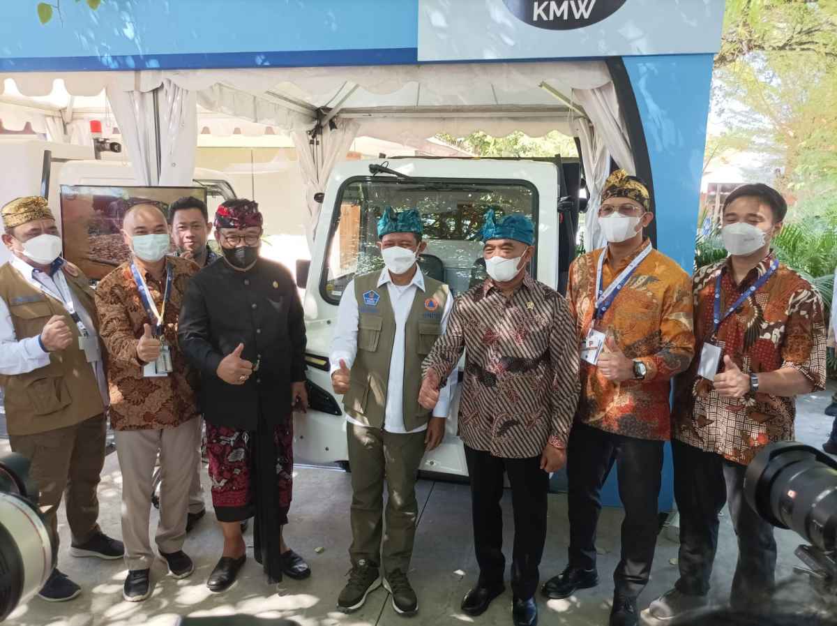 Semangat Memasarkan AMMDes Pada Pameran Internasional Semangat Memasarkan AMMDes Pada Pameran Internasional