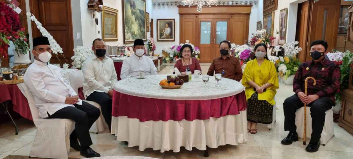 Kunjungi Megawati, Sinyal Persiapan Duet Prabowo-Puan Hadapi Pilpres 2024 Kunjungi Megawati, Sinyal Persiapan Duet Prabowo-Puan Hadapi Pilpres 2024
