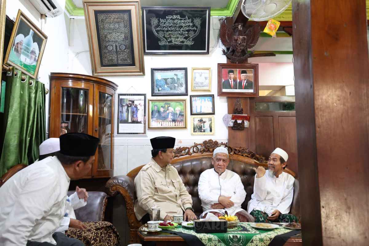 Prabowo Kunjungi Ponpes Tebuireng, Kilas Kedekatannya dengan Gus Dur Prabowo Kunjungi Ponpes Tebuireng, Kilas Kedekatannya dengan Gus Dur