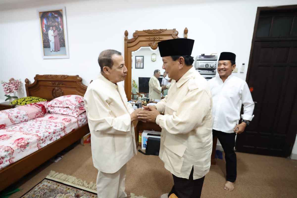 Silaturahmi ke Habib Lutfi, Prabowo Diacungi Jempol Silaturahmi ke Habib Lutfi, Prabowo Diacungi Jempol