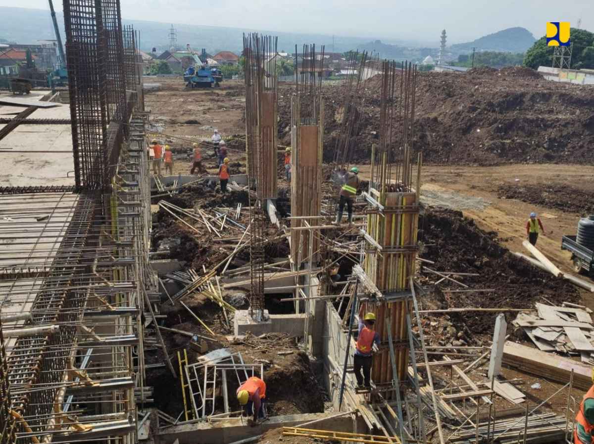 Peringkat Daya Saing Indonesia Merosot ke Posisi 44 Proyek Pembangunan Pasar Induk Kota Batu Masih Berlangsung/Foto: Humas PUPR