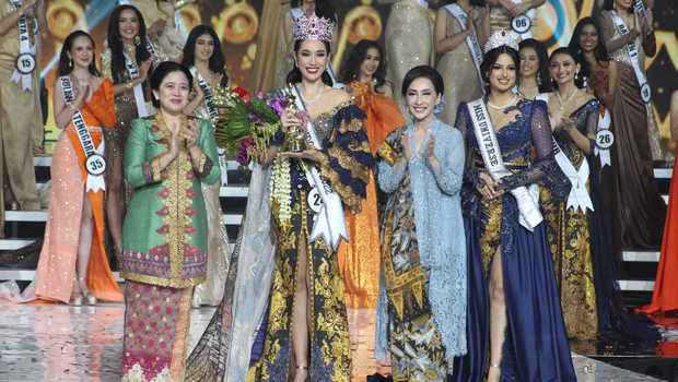 Jadi Juri Puteri Indonesia 2022, Puan: Suara Perempuan Bisa Ubah "Warna" Dunia Jadi Juri Puteri Indonesia 2022, Puan: Suara Perempuan Bisa Ubah "Warna" Dunia