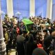 Masyarakat dan Ratusan Pelajar Iringi Jenazah Eril Menuju Permakaman Keluarga Masyarakat dan Ratusan Pelajar Iringi Jenazah Eril Menuju Permakaman Keluarga