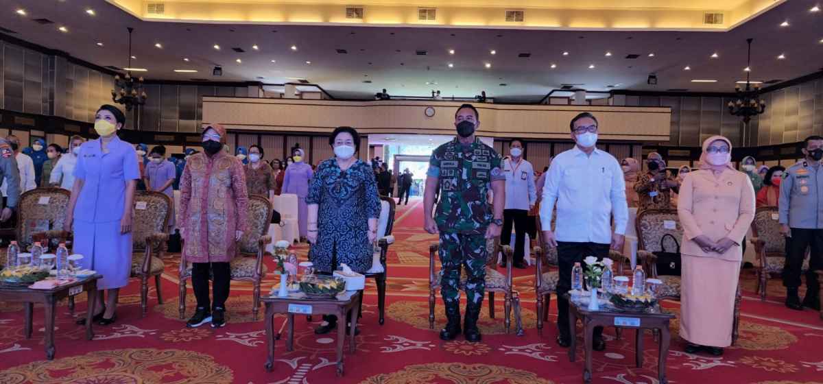 Di Depan Jenderal Andika Perkasa, Megawati Memotivasi Kaum Perempuan untuk Mencegah Stunting dalam Keluarga Di Depan Jenderal Andika Perkasa, Megawati Memotivasi Kaum Perempuan untuk Mencegah Stunting dalam Keluarga
