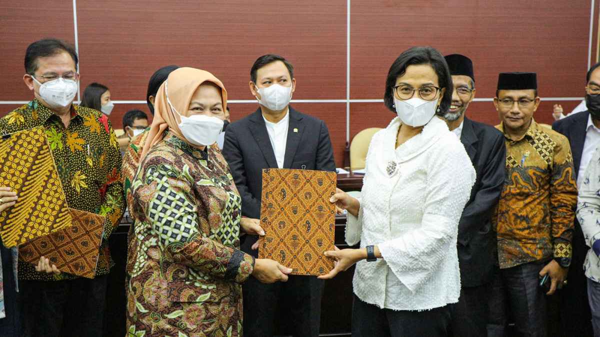 Komite IV DPD RI: APBN 2023 Harus Pro Daerah di Tengah Transisi ke Defisit 3 % Komite IV DPD RI: APBN 2023 Harus Pro Daerah di Tengah Transisi ke Defisit 3 %