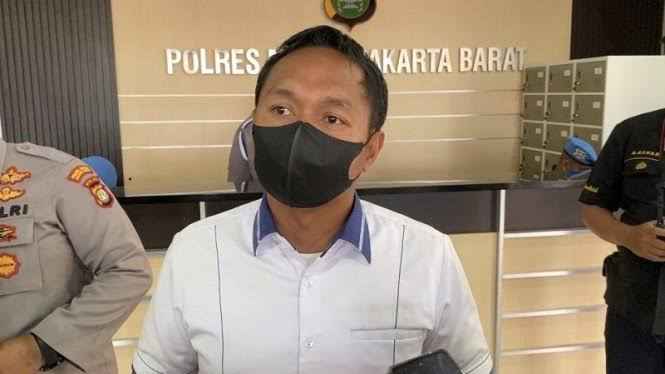 Tersangka KDRT di Kembangan Tak Ditahan, Kasat Reskrim Polres Jakbar Beri Penjelasan Tersangka KDRT di Kembangan Tak Ditahan, Kasat Reskrim Polres Jakbar Beri Penjelasan