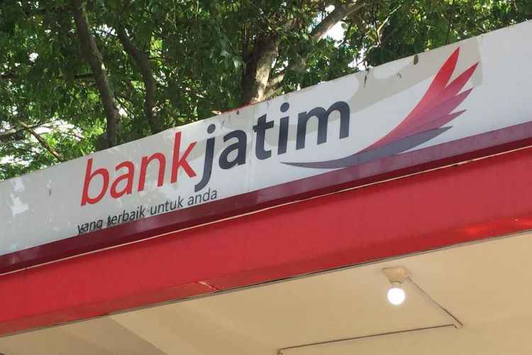 Bank Jatim Bersinergi Dengan BPJS TK Salurkan Dana CSR Rp1,1 Miliar Bank Jatim Bersinergi Dengan BPJS TK Salurkan Dana CSR Rp1,1 Miliar