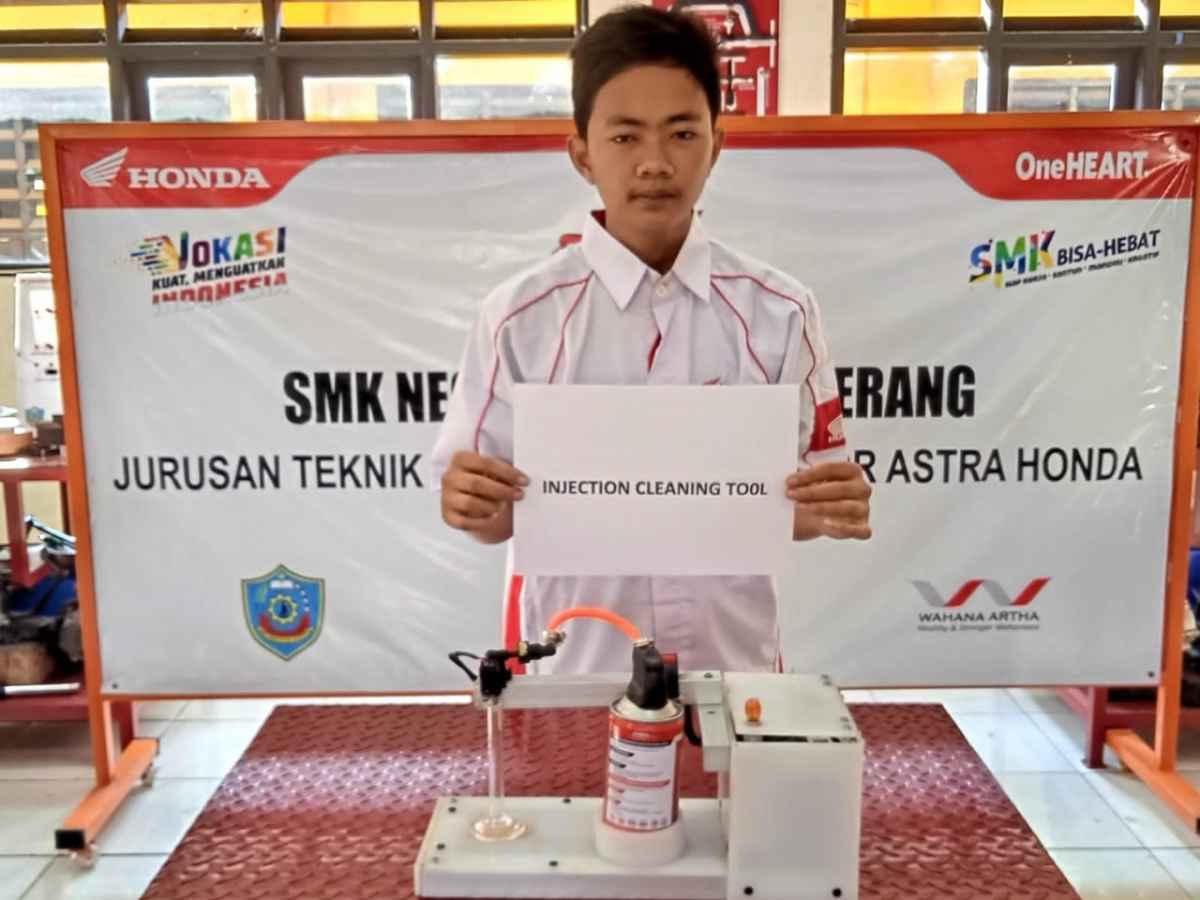 AHMBS Ajak Siswa SMK Atas Masalah Sampah Otomotif AHMBS Ajak Siswa SMK Atas Masalah Sampah Otomotif