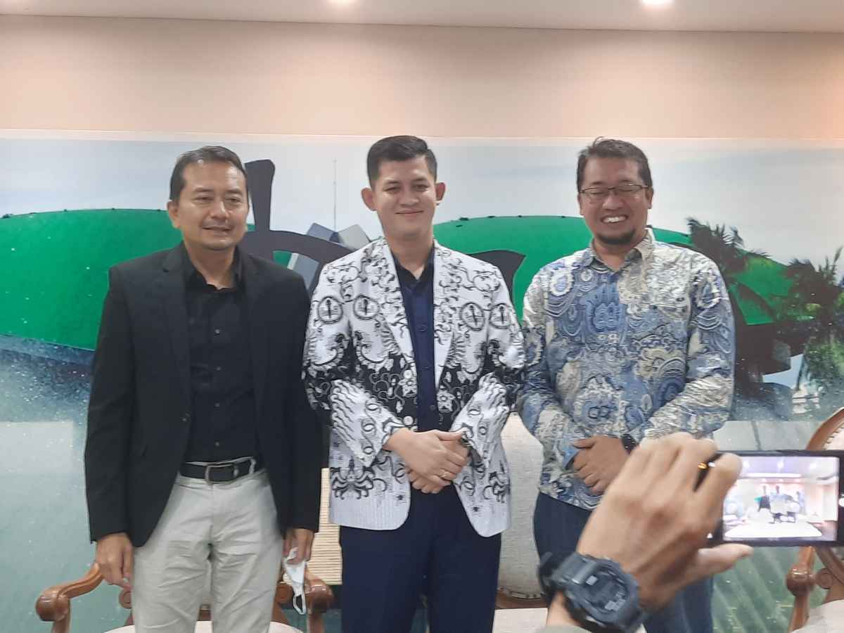 DPR Minta Tunjangan Guru Tidak Dihapus dalam RUU Sisdiknas DPR Minta Tunjangan Guru Tidak Dihapus dalam RUU Sisdiknas