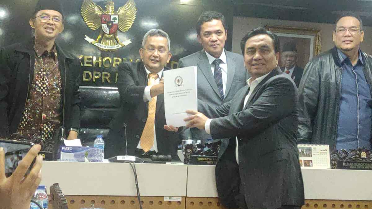 Effendi Simbolon Dilaporkan ke MKD DPR