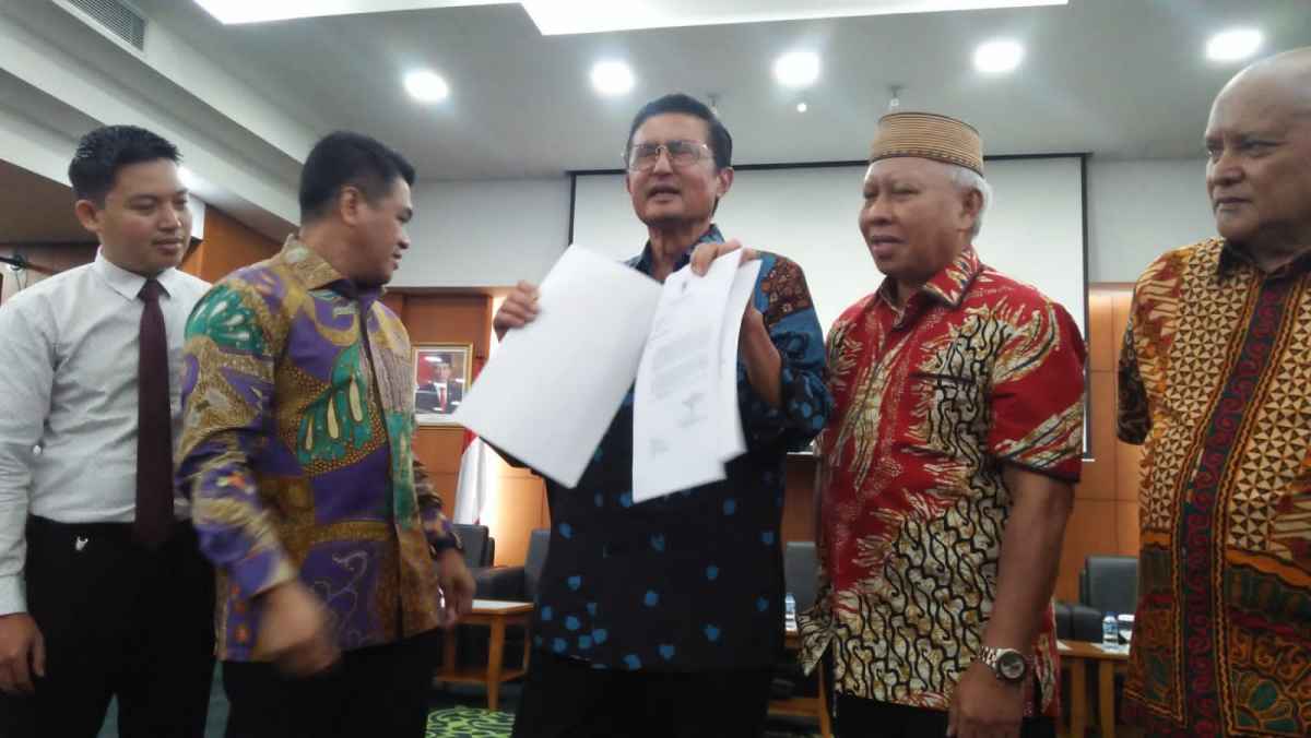 Sultan dan Nono Tarik Dukungan, Pencopotan Fadel dari Pimpinan MPR RI Batal Demi Hukum