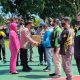 Polda Gorontalo Bagikan Ribuan Sembako Untuk Warga Terdampak BBM Polda Gorontalo Bagikan Ribuan Sembako Untuk Warga Terdampak BBM