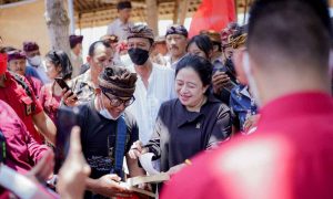 Puan Maharani Bersama Warga Transplantasi Terumbu Karang di Pantai Pandawa Bali