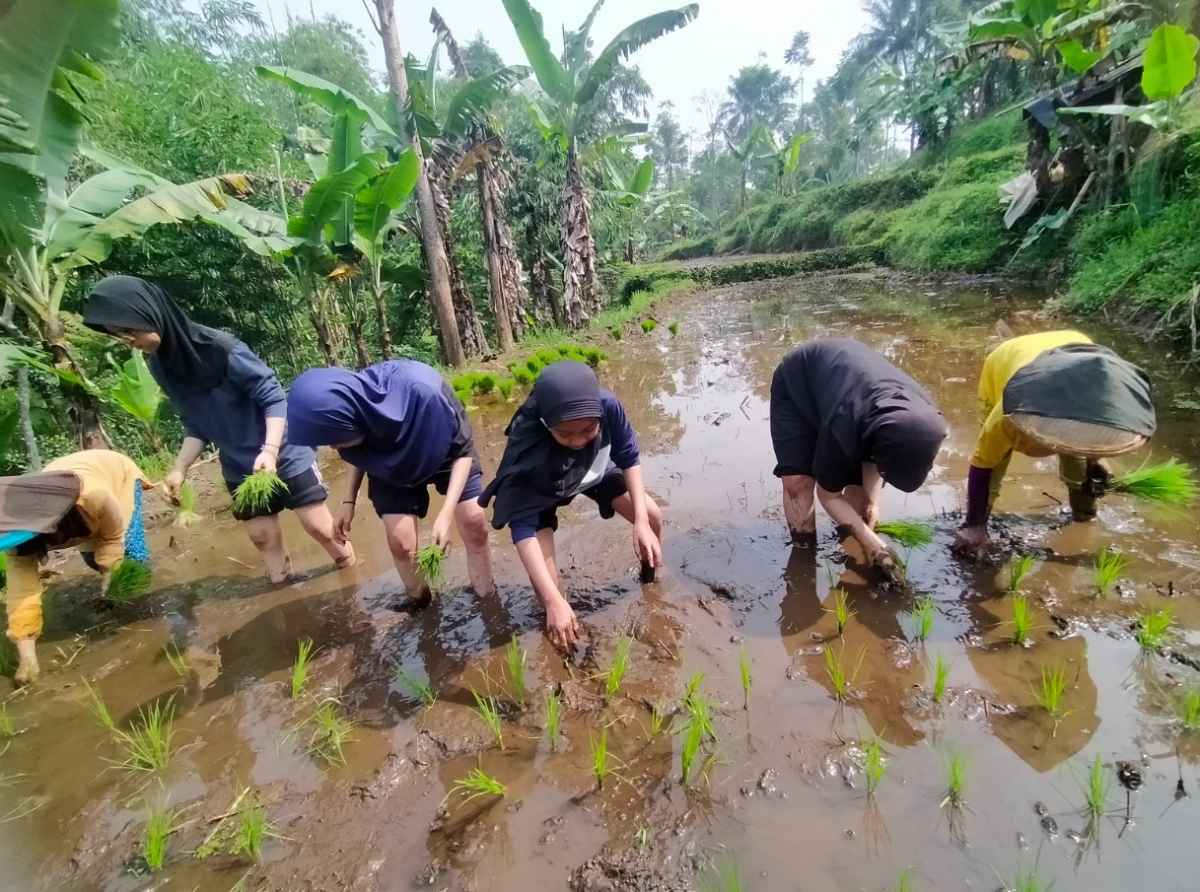 BPS: Warga Miskin Kabupaten Tangerang Naik 7,12 Persen BPS: Warga Miskin Kabupaten Tangerang Naik 7,12 Persen