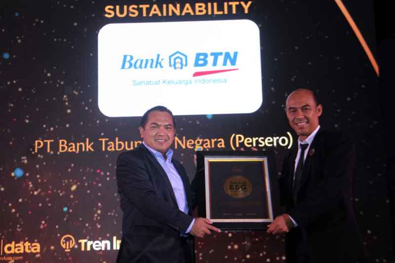 BTN Borong Dua Penghargaan ESG BTN Borong Dua Penghargaan ESG