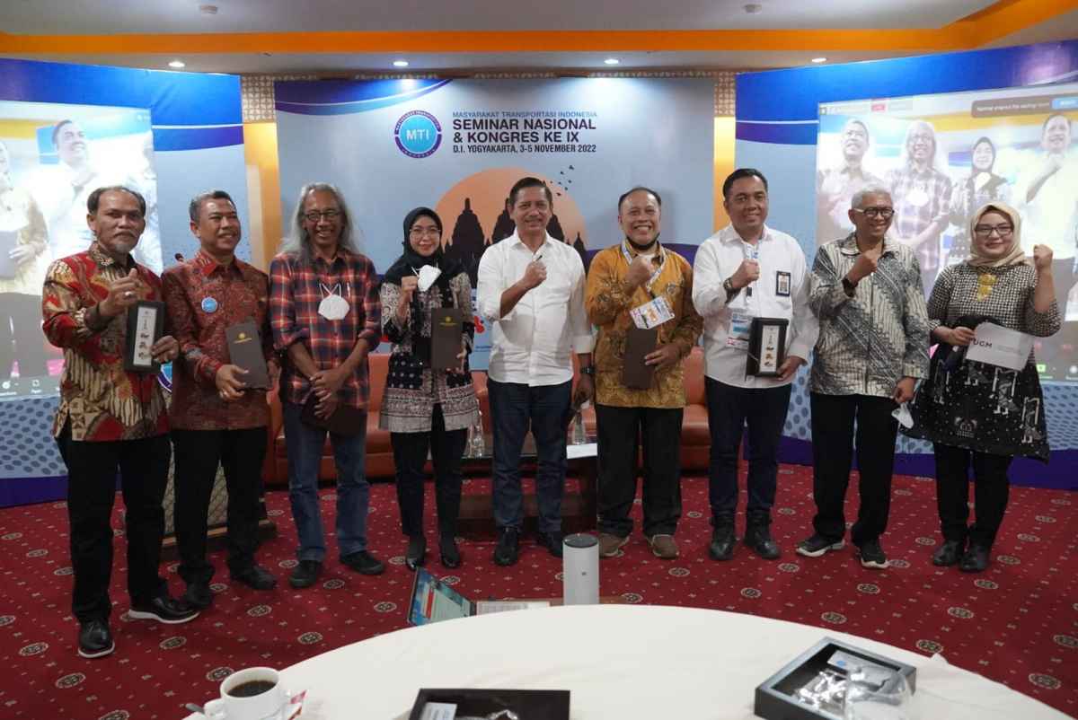 Dirjen Hubdat Ajak Semua Pihak Wujudkan Keselamatan Jalan Dirjen Hubdat Ajak Semua Pihak Wujudkan Keselamatan Jalan