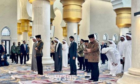 Prabowo Dampingi Jokowi Resmikan Masjid Raya MBZ di Solo