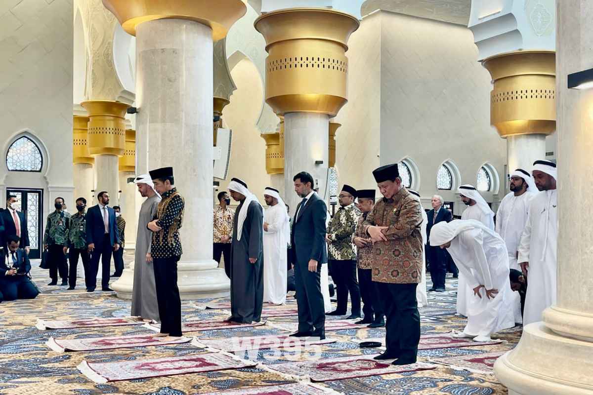 Prabowo Dampingi Jokowi Resmikan Masjid Raya MBZ di Solo Prabowo Dampingi Jokowi Resmikan Masjid Raya MBZ di Solo