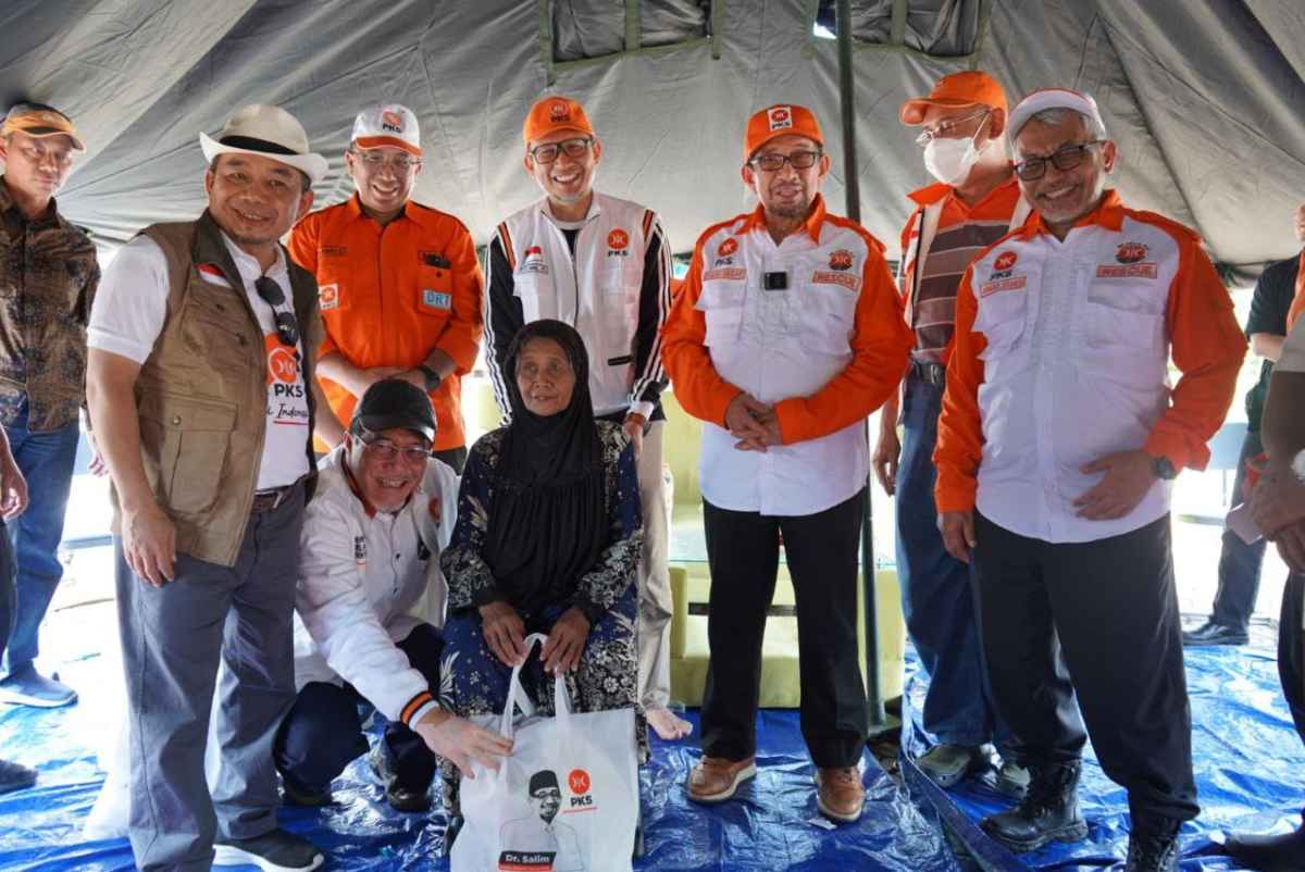 Habib Salim Terjun Langsung Memimpin Bantuan PKS untuk Korban Gempa Cianjur