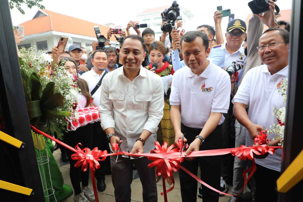 Kemenhub Resmikan 17 Unit Bus Listrik BTS Di Surabaya