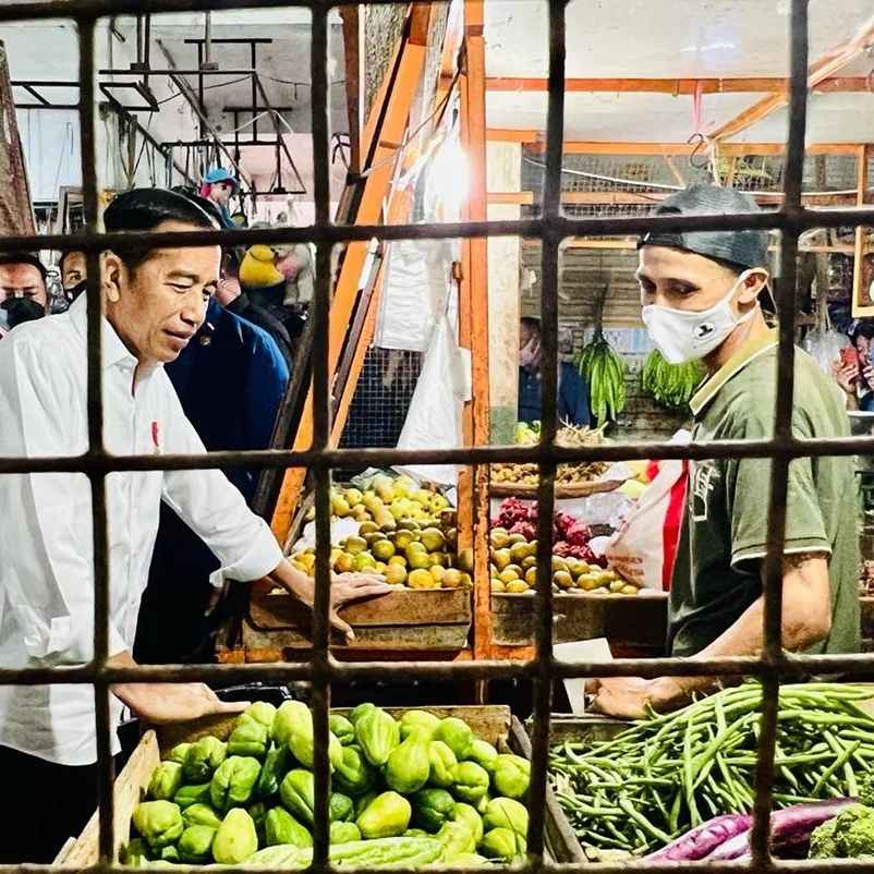 Pengamat Dukung Jokowi Cabut PPKM: Sangat Baik Bagi Ekonomi Nasional Pengamat Dukung Jokowi Cabut PPKM: Sangat Baik Bagi Ekonomi Nasional