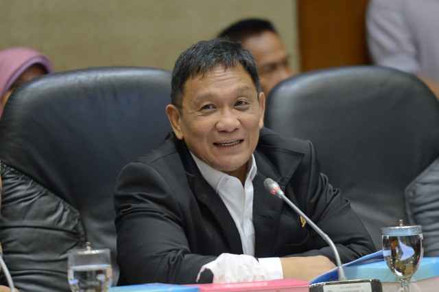 Pemilu dan Perburuan Caleg Figuristik Pemilu dan Perburuan Caleg Figuristik