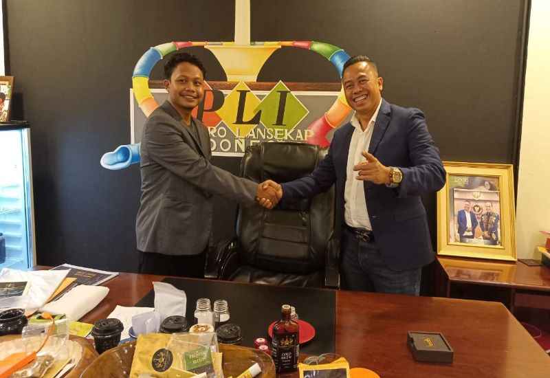 Siap Diluncurkan Produk Santri Coffee Hasil Kolaborasi Mahasiswa Nahdliyin-NUCircle Siap Diluncurkan Produk Santri Coffee Hasil Kolaborasi Mahasiswa Nahdliyin-NUCircle