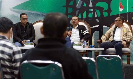 Dialektika Demokrasi Tema "Harapan Kemajuan Sepakbola Dengan Nahkoda Baru PSSI"