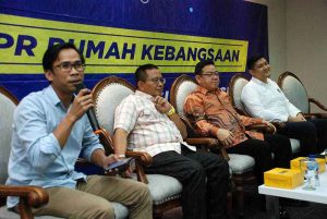 Diskusi Empat Pilar MPR dengan Tema ”Keberlangsungan Pembangunan IKN Tanpa Haluan Negara” Diskusi Empat Pilar MPR dengan Tema ”Keberlangsungan Pembangunan IKN Tanpa Haluan Negara”