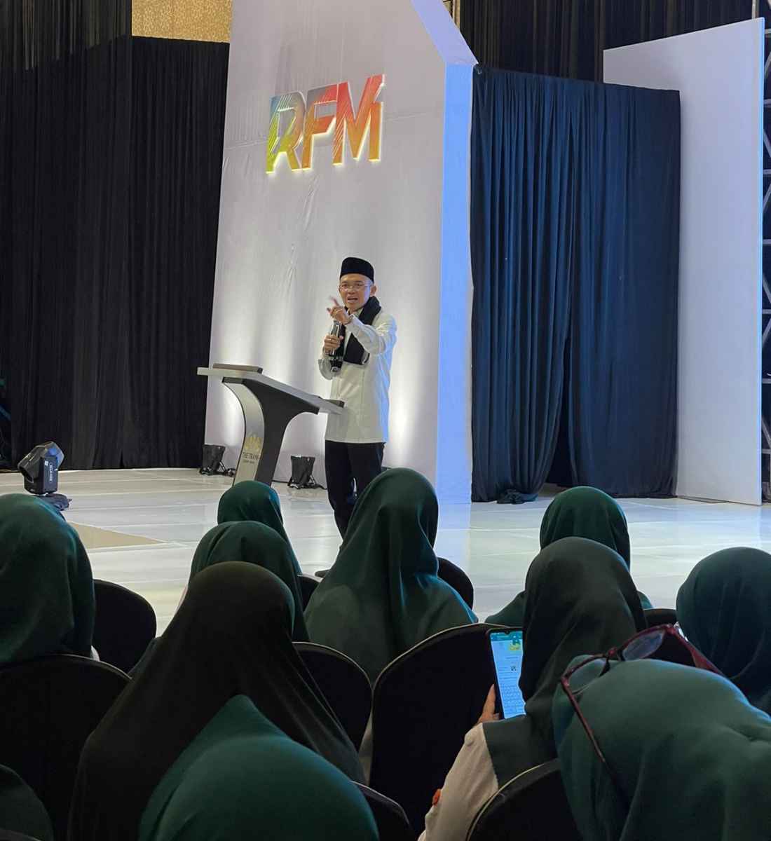 Kiai Maman Imanulhaq Apresiasi Peran Fatayat NU Jabar dalam Membangun Moderasi Beragama