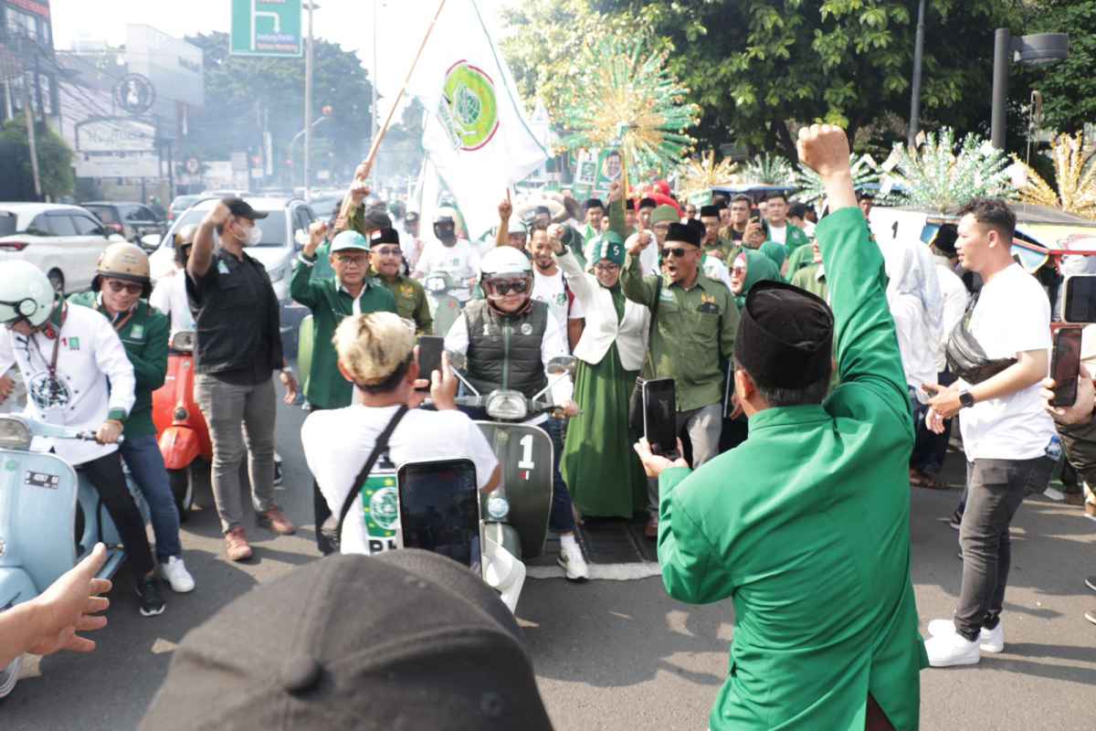 Dengan Konvoi Vespa, PKB Resmi Daftarkan Bacaleg ke KPU RI Dengan Konvoi Vespa, PKB Resmi Daftarkan Bacaleg ke KPU RI