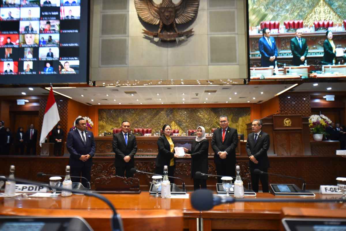 Dalam Rapat Paripurna DPR RI BPK Sampaikan Ketidakpatutan Keuangan Negara Rp25,85 T Dalam Rapat Paripurna DPR RI BPK Sampaikan Ketidakpatutan Keuangan Negara Rp25,85 T