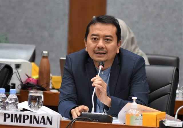 DPR Nilai ‘Marketplace’ Hanya Sekedar Distribusi Guru Saja DPR Nilai ‘Marketplace’ Hanya Sekedar Distribusi Guru Saja