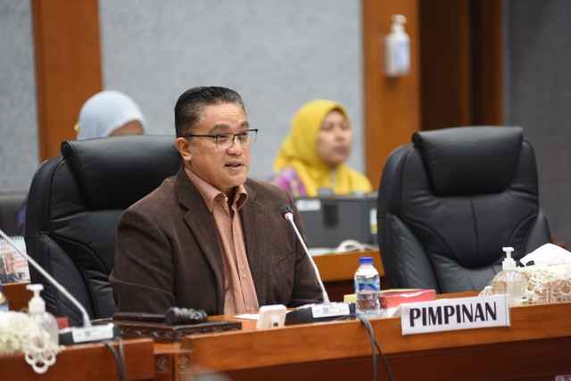 Ingatkan Nadiem, DPR Desak Segera Bentuk Satgas PPDB Ingatkan Nadiem, DPR Desak Segera Bentuk Satgas PPDB