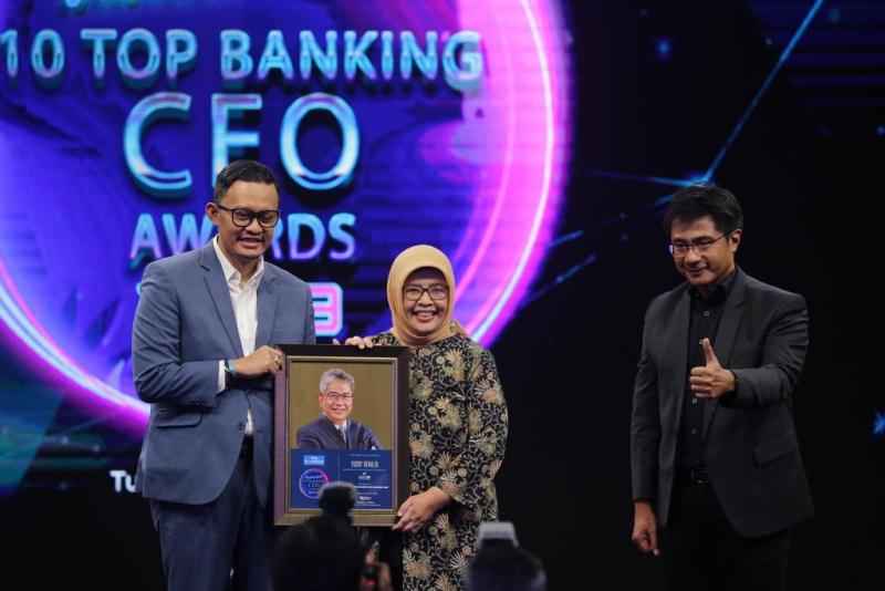 Konsisten Berinovasi, Bank bjb Sabet Dua Penghargaan