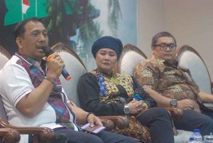Dialektika Demokrasi dengan tema: Strategi Partai Politik Berebut Kursi Parlemen"