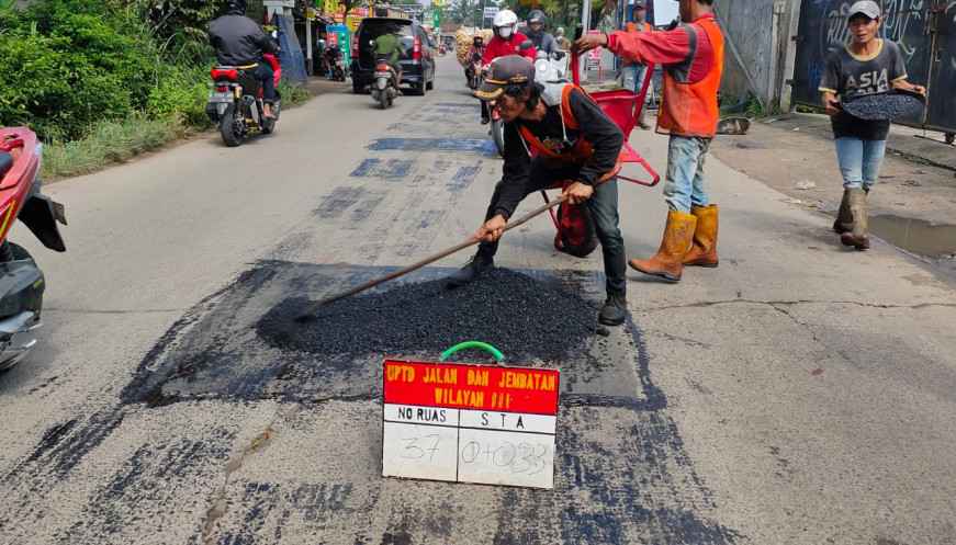 Ada Program PERJAKA GESIT, PUPR Kota Tangerang Kebut Perbaikan Jalan Rusak
