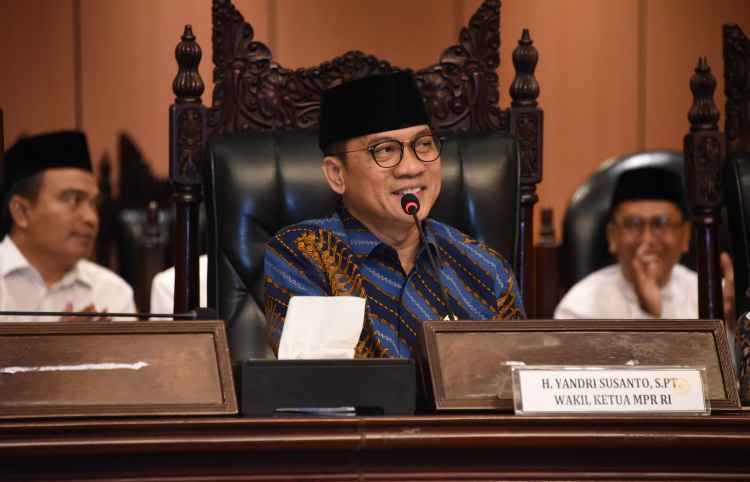 Yandri Susanto Minta Pemerintah Perhatikan Nasib Guru Madrasah