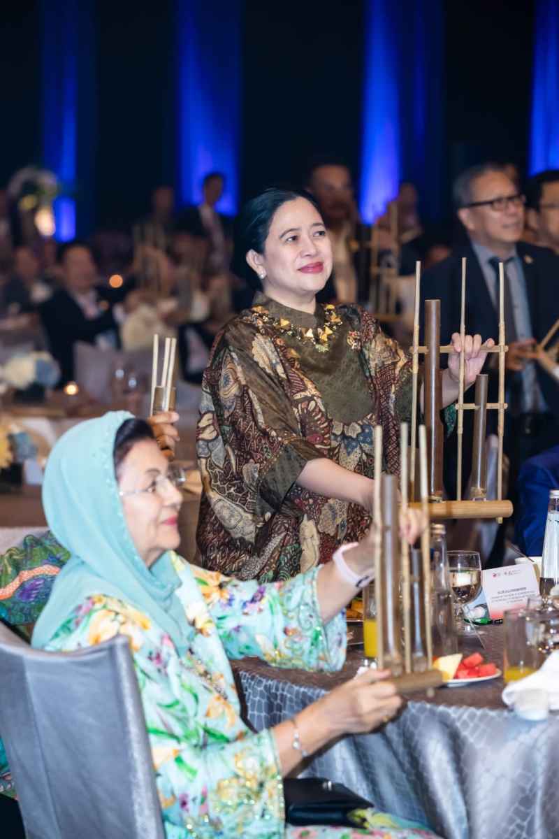 Es Doger Hingga Soto Lamongan dan Jajanan Pasar Membuat Delegasi AIPA Senang Es Doger Hingga Soto Lamongan dan Jajanan Pasar Membuat Delegasi AIPA Senang