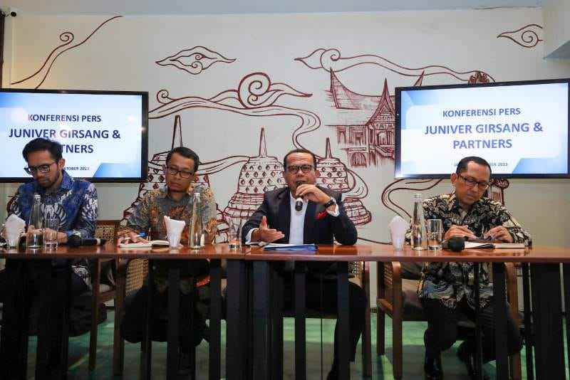 Kasus TelkomSigma, Kuasa Hukum Telkom Juniver Girsang Bantah Tuduhan Direksi Aktif Terlibat Soal Laporan Keuangan Fiktif Kasus TelkomSigma, Kuasa Hukum Telkom Juniver Girsang Bantah Tuduhan Direksi Aktif Terlibat Soal Laporan Keuangan Fiktif
