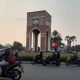 Tugu Alam Sutera Diduga Tidak Berijin Reklame?