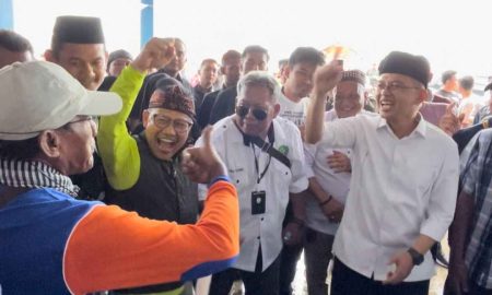Kunjungi Nelayan Subang, Warga Antusias Sambut Kedatangan Cawapres Cak Imin