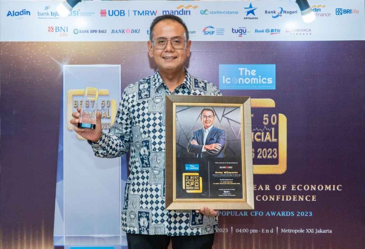 Romy Wijayanto, Direktur Keuangan-Strategi Bank DKI Sabet Penghargaan Sebagai 10 Most Popular CFO 2023 Romy Wijayanto, Direktur Keuangan-Strategi Bank DKI Sabet Penghargaan Sebagai 10 Most Popular CFO 2023
