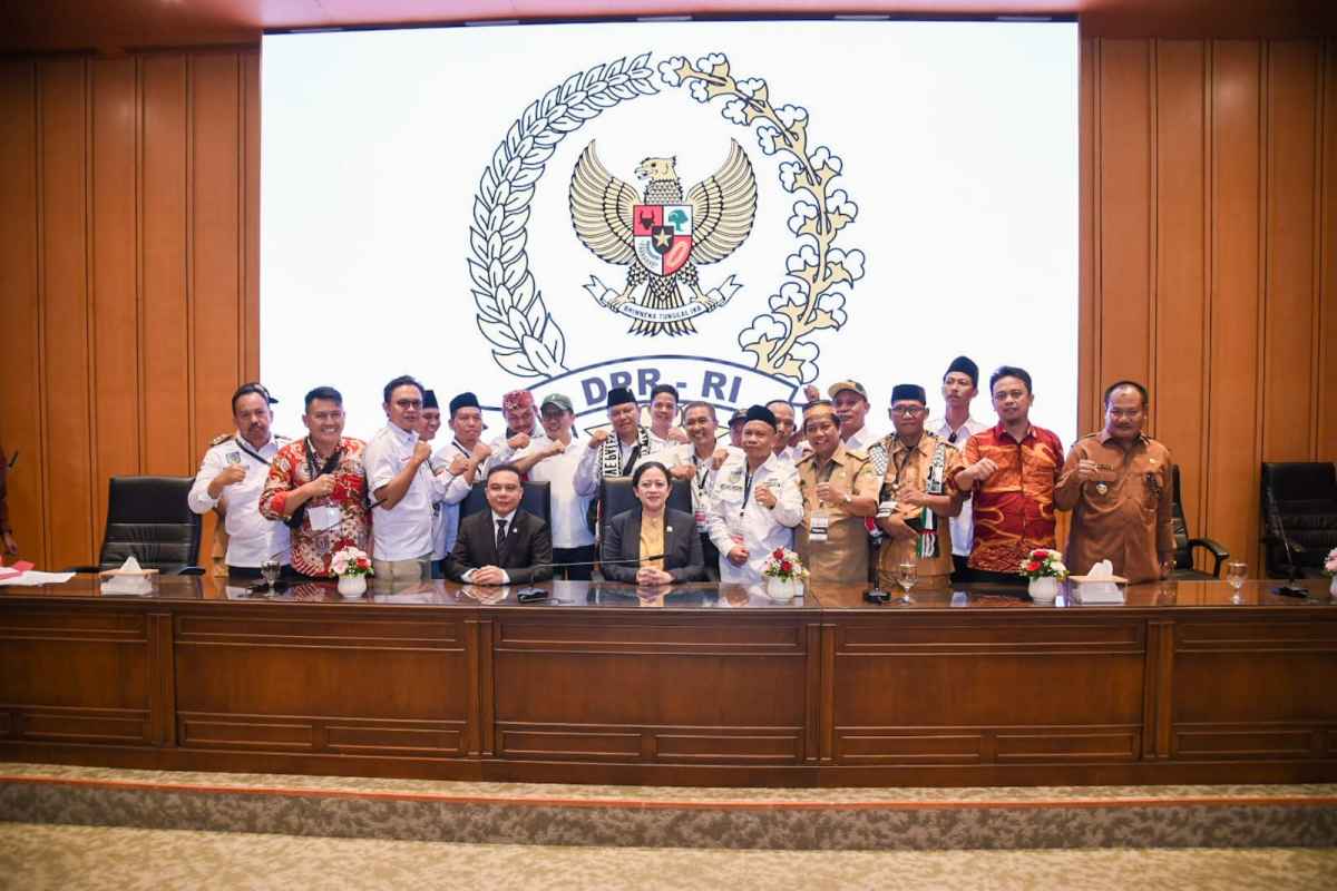 Terima Perwakilan Massa Demo APDESI, Puan Tegaskan DPR Komitmen Bahas RUU Desa Terima Perwakilan Massa Demo APDESI, Puan Tegaskan DPR Komitmen Bahas RUU Desa