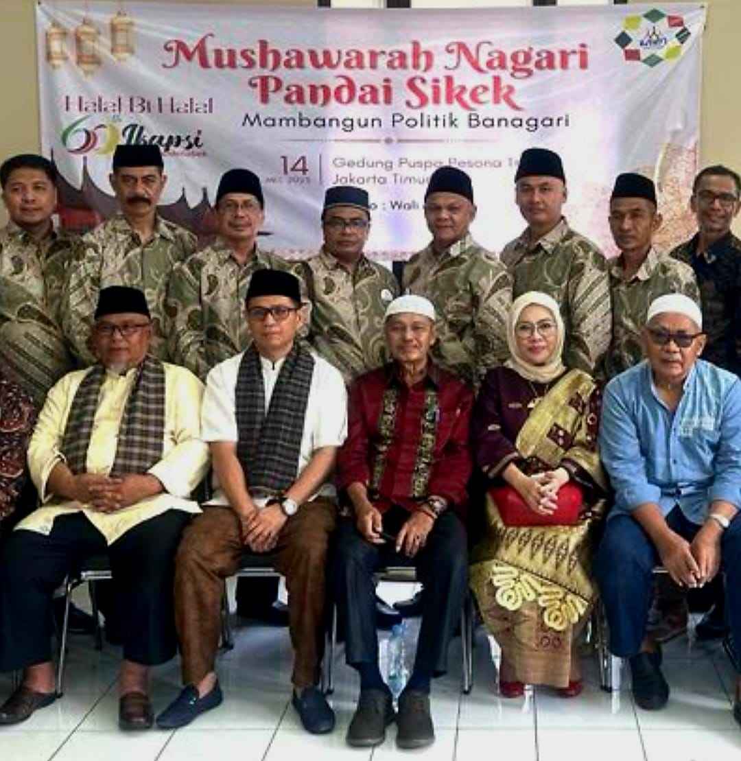 Aktivis Perempuan Asal Pandai Sikek Ini Kembali Maju Jadi Caleg Gerindra Aktivis Perempuan Asal Pandai Sikek Ini Kembali Maju Jadi Caleg Gerindra