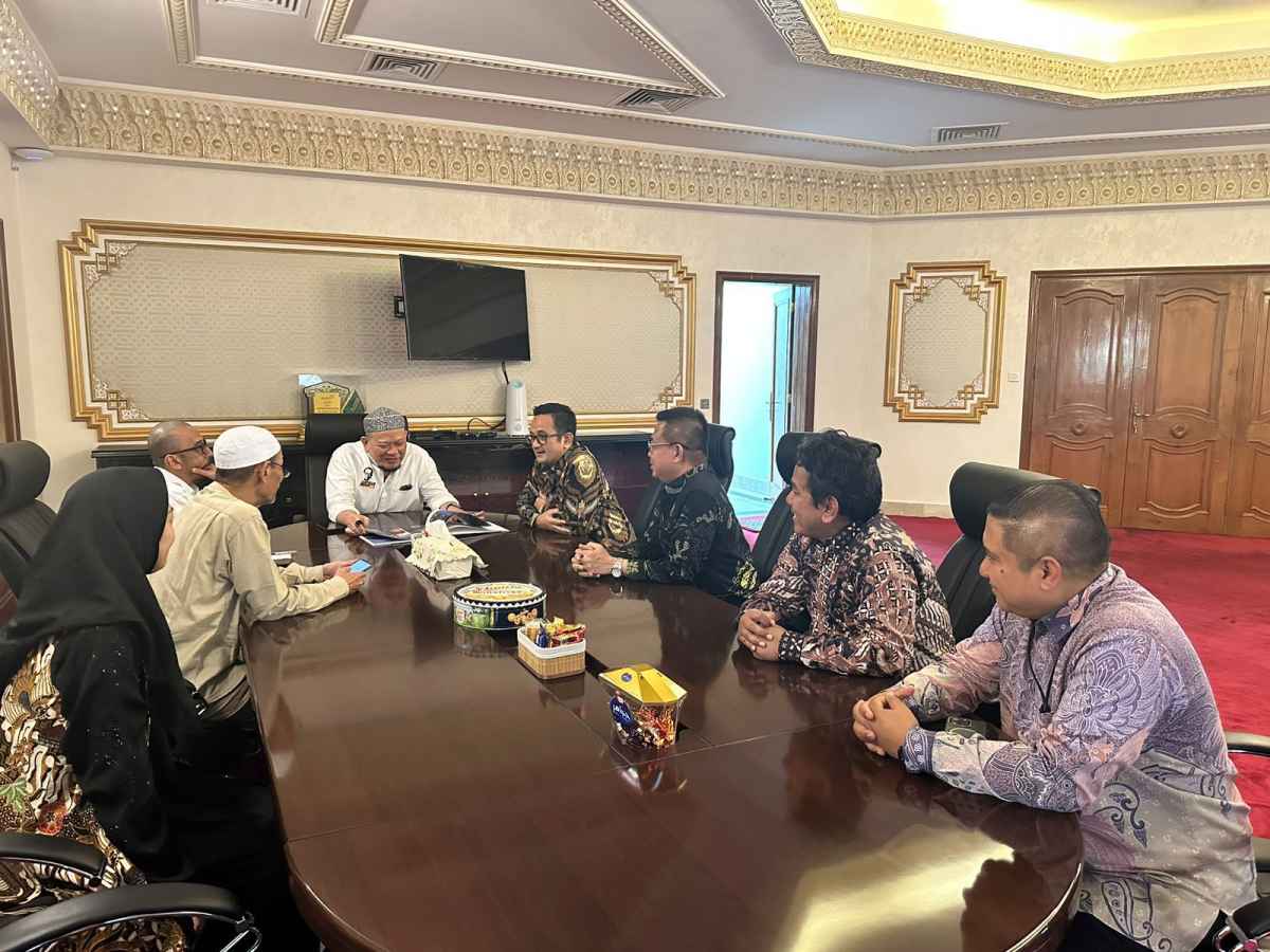 Ketua DPD RI Pertemukan Konjen Jeddah dan Kantor Urusan Haji, Pastikan Haji 2024 Lebih Baik