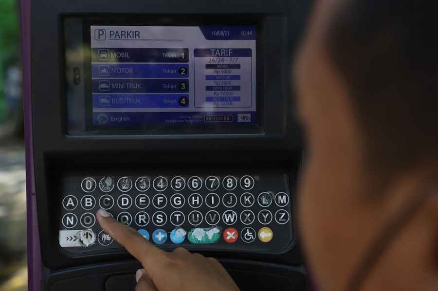 Gara-Gara PAD Bocor, Eri Minta Dishub Surabaya Laporkan Pendapatan Retribusi Parkir per hari Gara-Gara PAD Bocor, Eri Minta Dishub Surabaya Laporkan Pendapatan Retribusi Parkir per hari