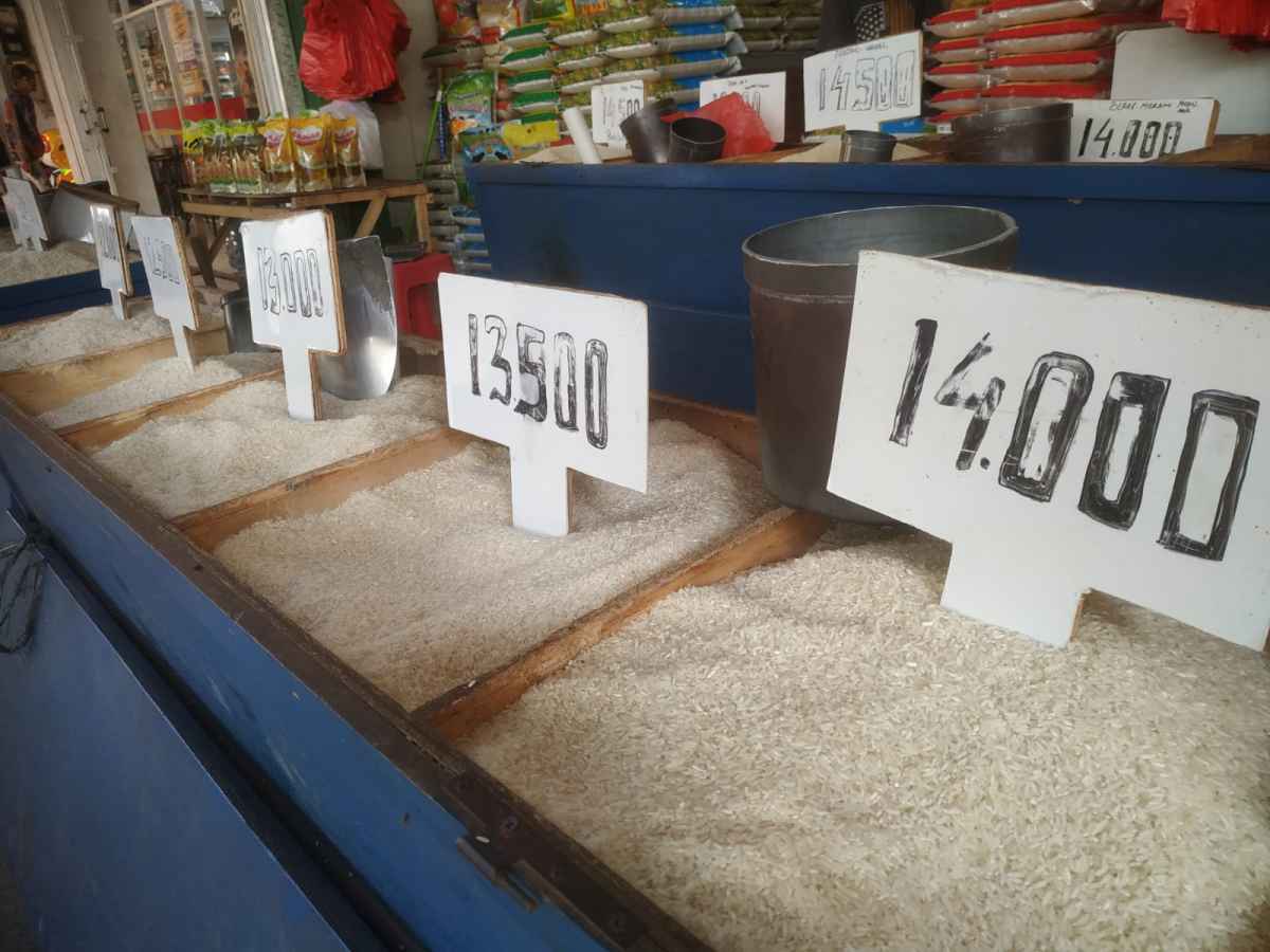 Stok Beras Aman Hingga Lebaran 2024 Stok Beras Aman Hingga Lebaran 2024