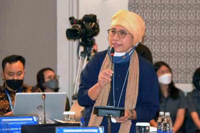 Soroti Pinjol, Indah Kurniawati: Milenial Perlu Pahami Literasi Digital dan Keuangan